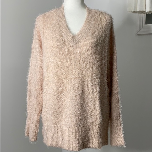 H&M blush pink sweater - Picture 3 of 4